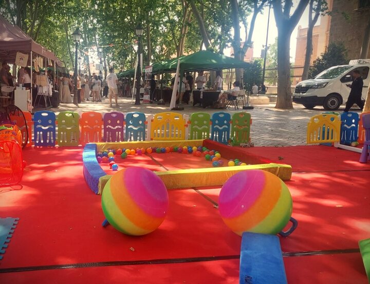 Vista panorámica del terreno de juego de Las Abejas Comilonas